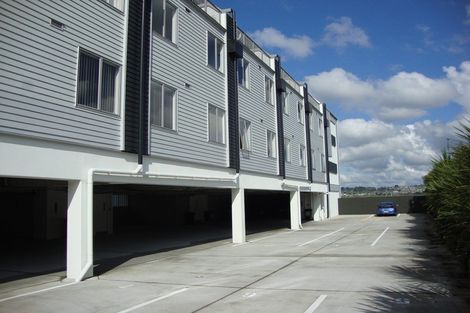 Photo of property in 1/63 Kestev Drive, Flat Bush, Auckland, 2016