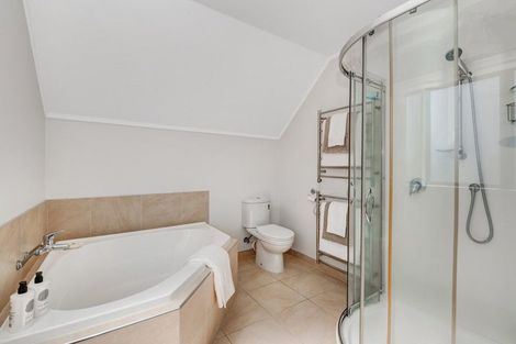 Photo of property in 1/1 Tern Place, Unsworth Heights, Auckland, 0632