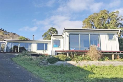 Photo of property in 252 Harington Point Road, Lower Portobello, Dunedin, 9077