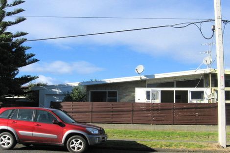 Photo of property in 84 Tutere Street, Waikanae Beach, Waikanae, 5036