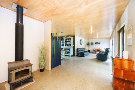 Photo of property in 135 Zigzag Road, Pohangina, Feilding, 4775