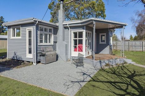 Photo of property in 29 Stalkers Road, Woodend Beach, Woodend, 7691