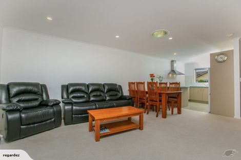Photo of property in 4 Wakaroa Avenue, Te Atatu Peninsula, Auckland, 0610