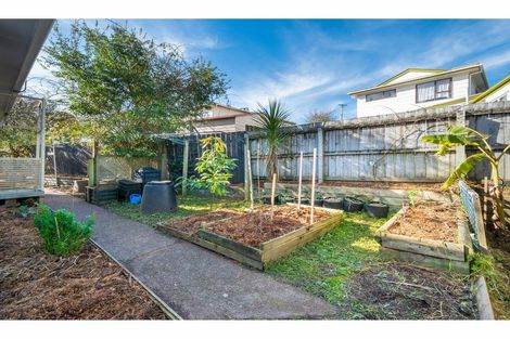 Photo of property in 4 Kellett Road, Ranui, Auckland, 0612