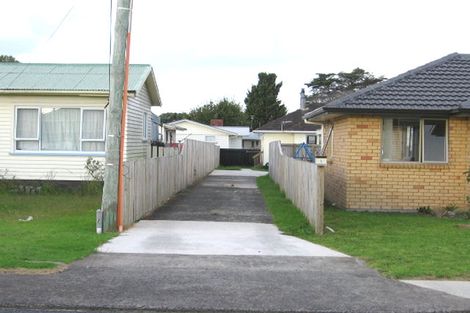 Photo of property in 1a Hikurangi Street, Te Atatu Peninsula, Auckland, 0610