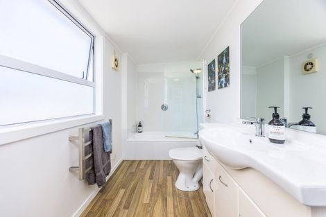 Photo of property in 35 Matai Road, Stanmore Bay, Whangaparaoa, 0932