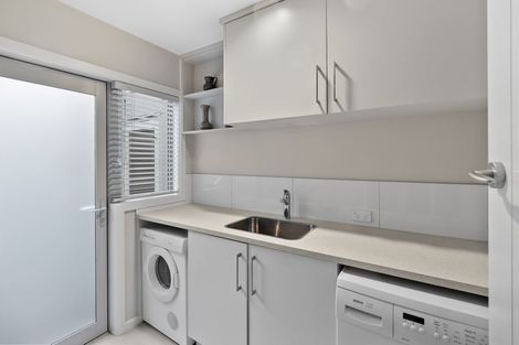 Photo of property in 35 Comins Crescent, Mission Bay, Auckland, 1071