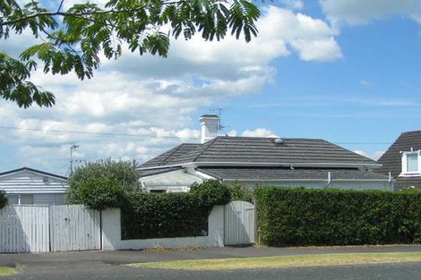 Photo of property in 37 Princes Street, Northcote Point, Auckland, 0627