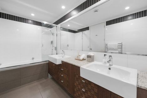 Photo of property in 1/225 Lake Terrace, Waipahihi, Taupo, 3330