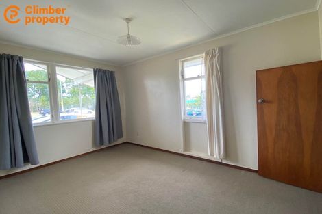 Photo of property in 5156/142 Lake Road, Northcote, Auckland, 0627