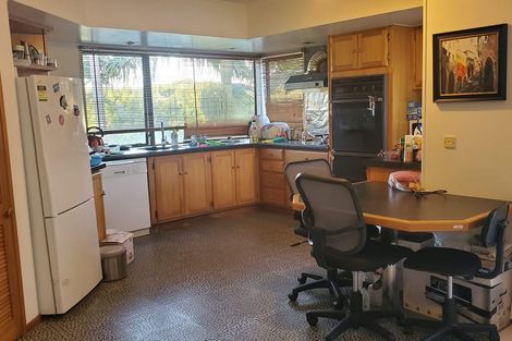 Photo of property in 34 Oliver Road, Eastern Beach, Auckland, 2012