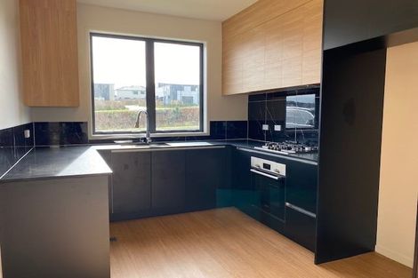 Photo of property in 20 Karoro Road, One Tree Point, 0118