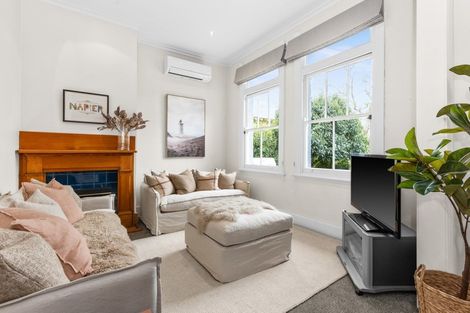 Photo of property in 5 Finnis Lane, Hospital Hill, Napier, 4110