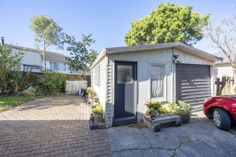 Photo of property in 13 Helleur Road, Massey, Auckland, 0614