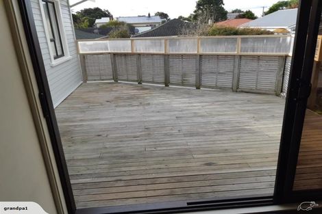 Photo of property in 73 Mangorei Road, Strandon, New Plymouth, 4312