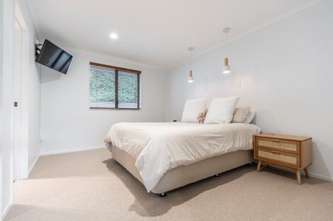 Photo of property in 1/10 Abergeldie Way, Cambridge, 3434