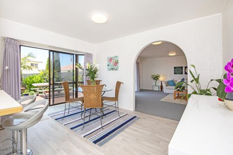 Photo of property in 2/32 Simmental Crescent, Somerville, Auckland, 2014