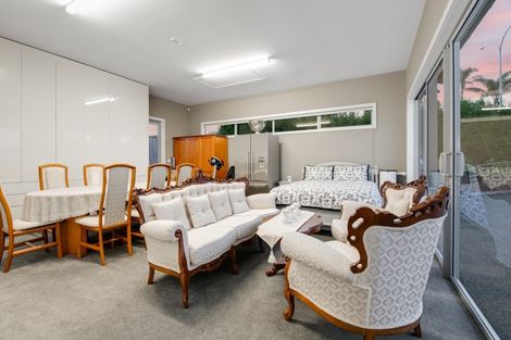 Photo of property in 31 Grand Drive, Orewa, 0931