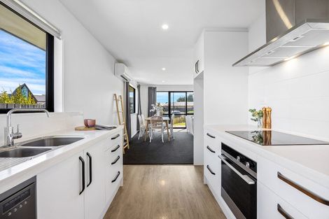 Photo of property in 3b Shillingford Boulevard, Rolleston, 7615