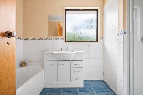 Photo of property in 14 Cliff Street, Pahi, Paparoa, 0571