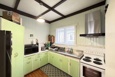 Photo of property in 8 Nikau Street, New Lynn, Auckland, 0600