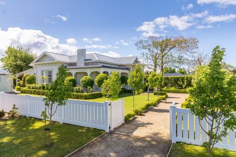 Photo of property in 16 Orchard Road, Greytown, 5712