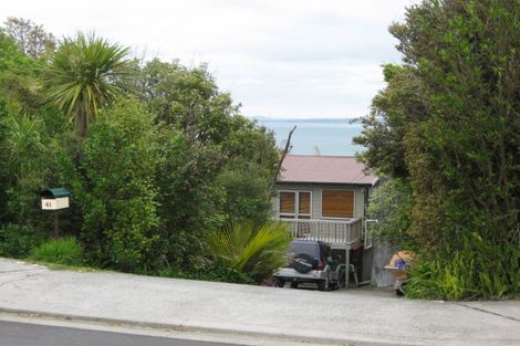Photo of property in 41 Roberts Road, Matakatia, Whangaparaoa, 0930