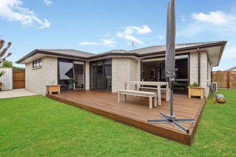 Photo of property in 26 Harding Drive, Papamoa Beach, Papamoa, 3118