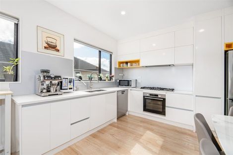 Photo of property in 113b Wharf Road, Te Atatu Peninsula, Auckland, 0610