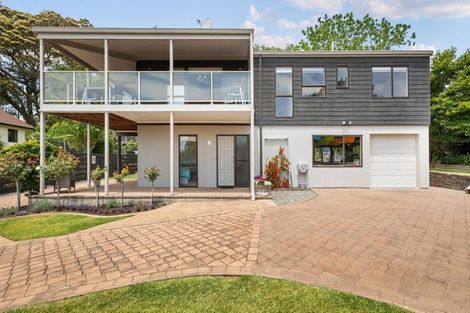 Photo of property in 2 Gellibrand Place, Omokoroa, 3114