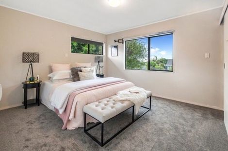 Photo of property in 1/42 Lexington Drive, Botany Downs, Auckland, 2010