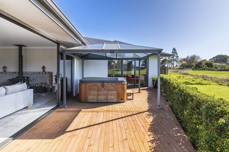 Photo of property in 10 Hanalin Drive, Marton, 4710