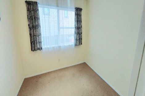 Photo of property in 30 La Rosa Street, Green Bay, Auckland, 0604