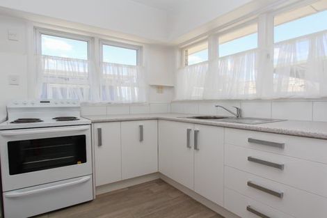 Photo of property in 18 Oxford Street, Fairfield, Hamilton, 3214