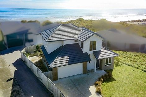 Photo of property in 6 Marine Parade South, Foxton Beach, Foxton, 4815