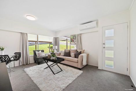 Photo of property in 2/13 Kathleen Street, Totara Vale, Auckland, 0627