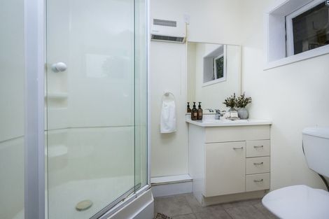 Photo of property in 14 Havenwood Place, Birkenhead, Auckland, 0626