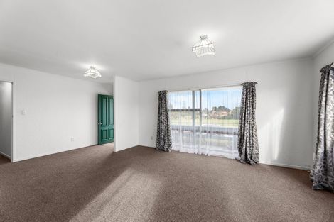 Photo of property in 1 Stella Drive, Clarks Beach, 2122