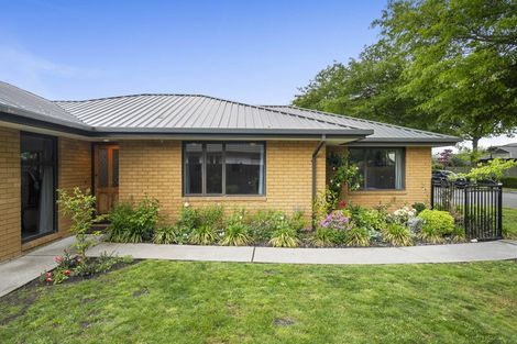 Photo of property in 5 Villa Grove, Ilam, Christchurch, 8041