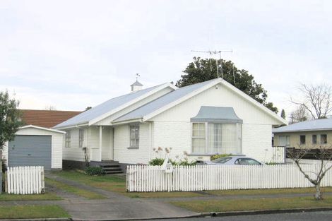 Photo of property in 33 Enfield Street, Nawton, Hamilton, 3200