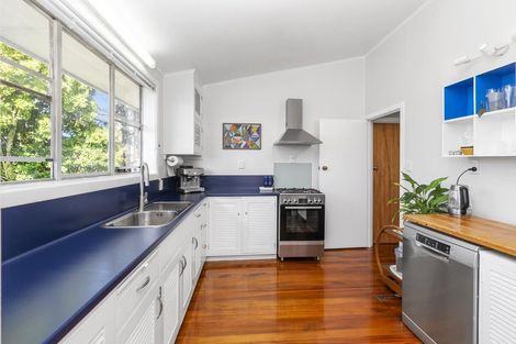 Photo of property in 2 Merchant Avenue, Te Atatu South, Auckland, 0610