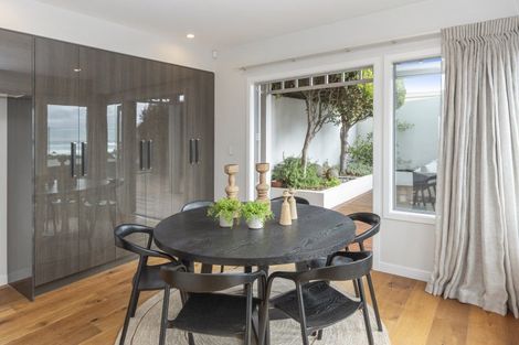 Photo of property in 2 Challenger Lane, Redcliffs, Christchurch, 8081