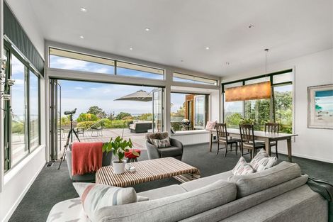 Photo of property in 85 Aberdeen Road, Castor Bay, Auckland, 0620