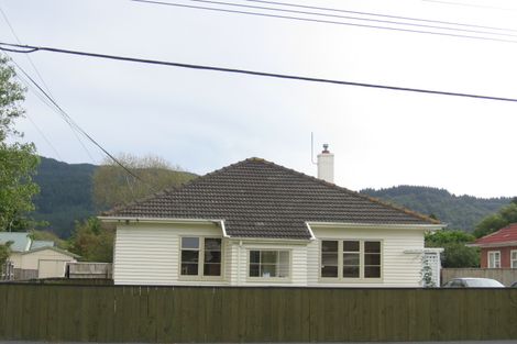 Photo of property in 25 Palmer Crescent, Silverstream, Upper Hutt, 5019