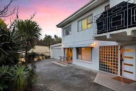 Photo of property in 6 Fayette Place, Te Atatu South, Auckland, 0610