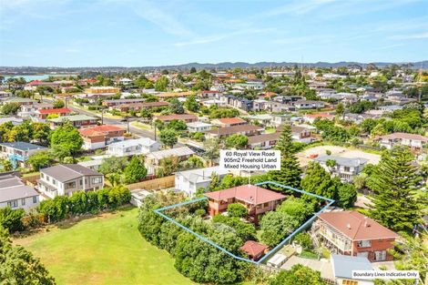 Photo of property in 60 Royal View Road, Te Atatu South, Auckland, 0610