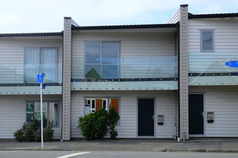 Photo of property in 2/19 Collins Avenue, Tawa, Wellington, 5028