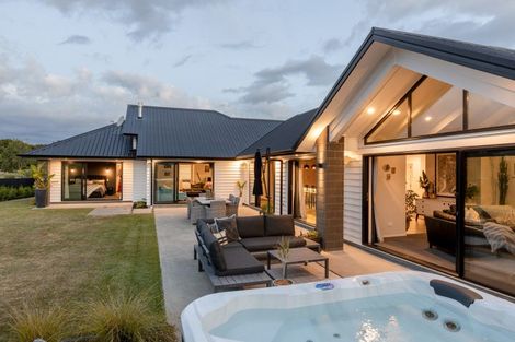 Photo of property in 18 Parlane Drive, Huapai, Kumeu, 0810