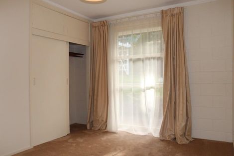 Photo of property in 547 Glenfield Road, Glenfield, Auckland, 0629