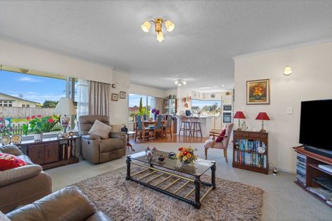 Photo of property in 154 Winchester Street, Levin, 5510